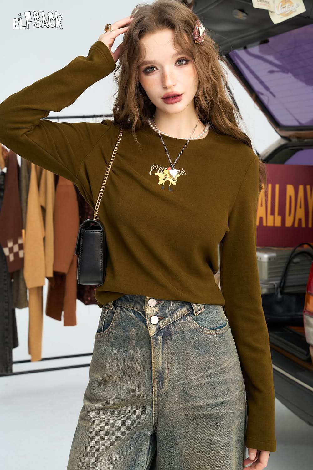 ELFSACK Casual Versatile Original Embroidered Slimming High Neck T-shirt