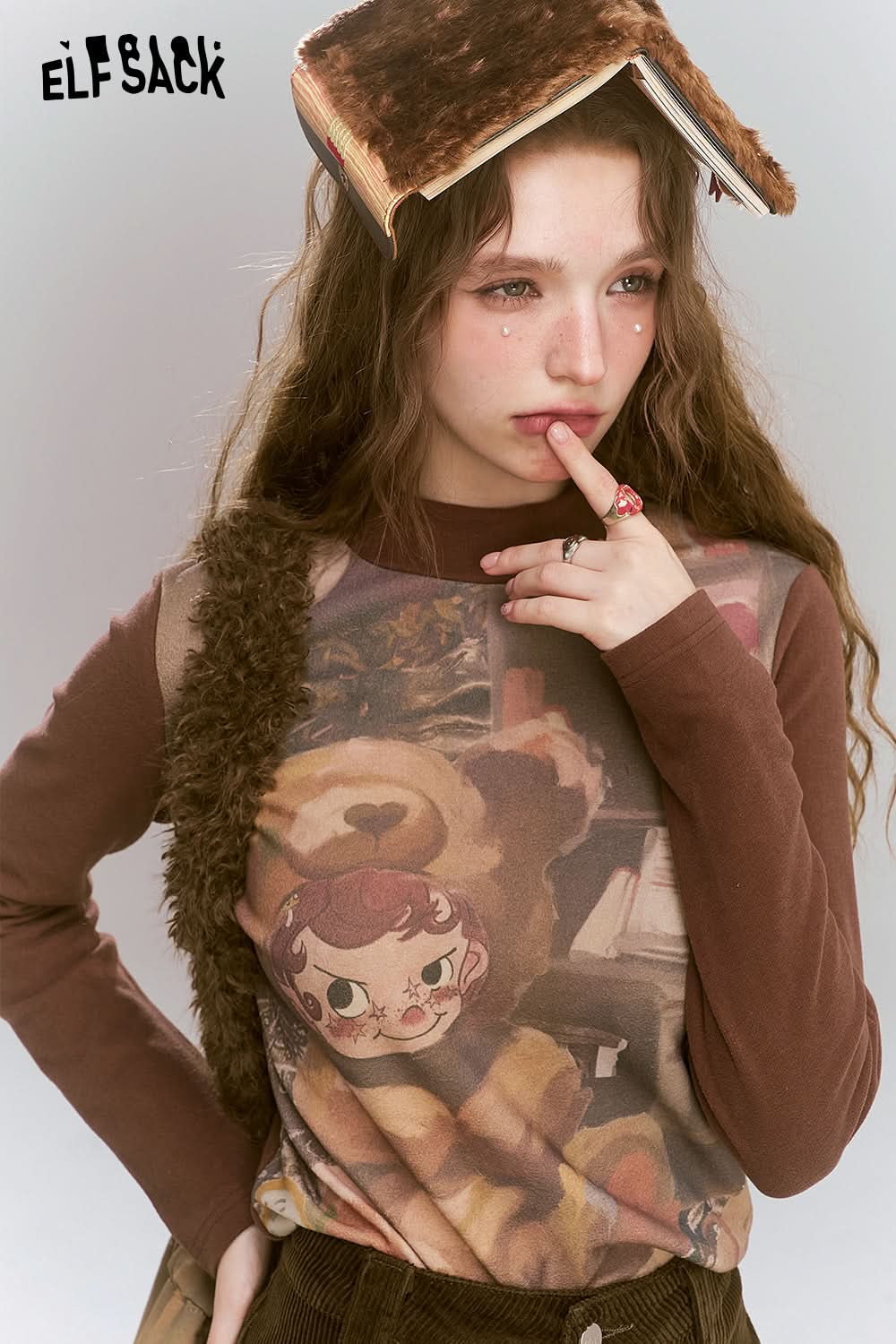 ELFSACK Retro original printed semi high neck long sleeved t-shirt