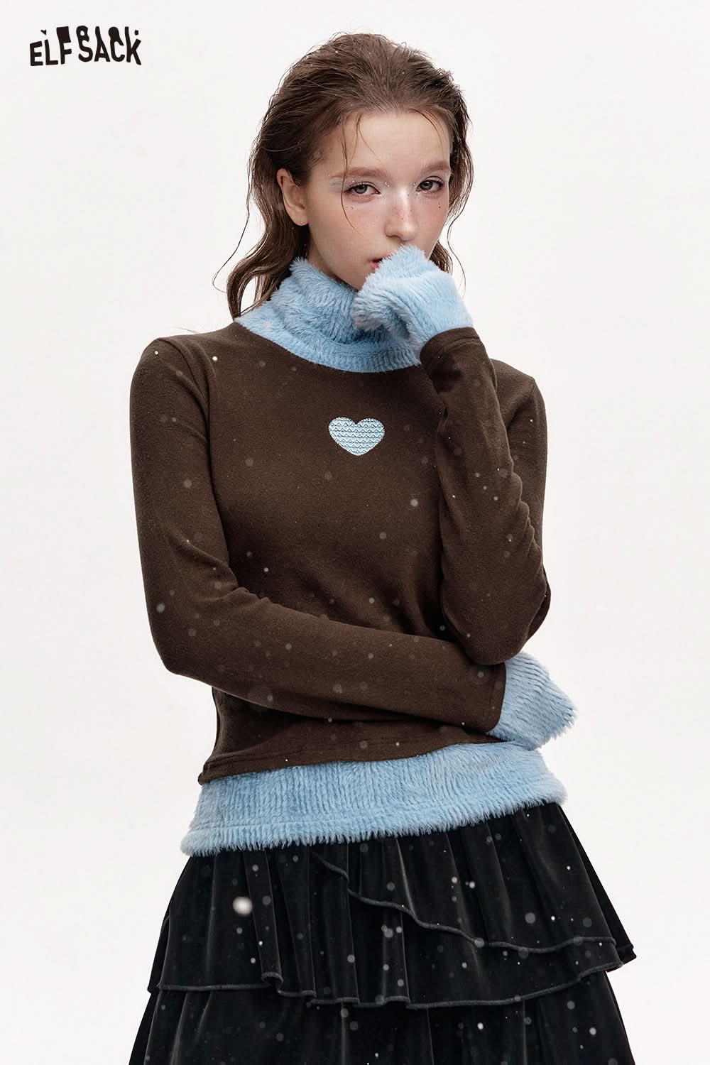ELFSACK Heart Embroidery Contrast Color Turtleneck Bottoming Shirt