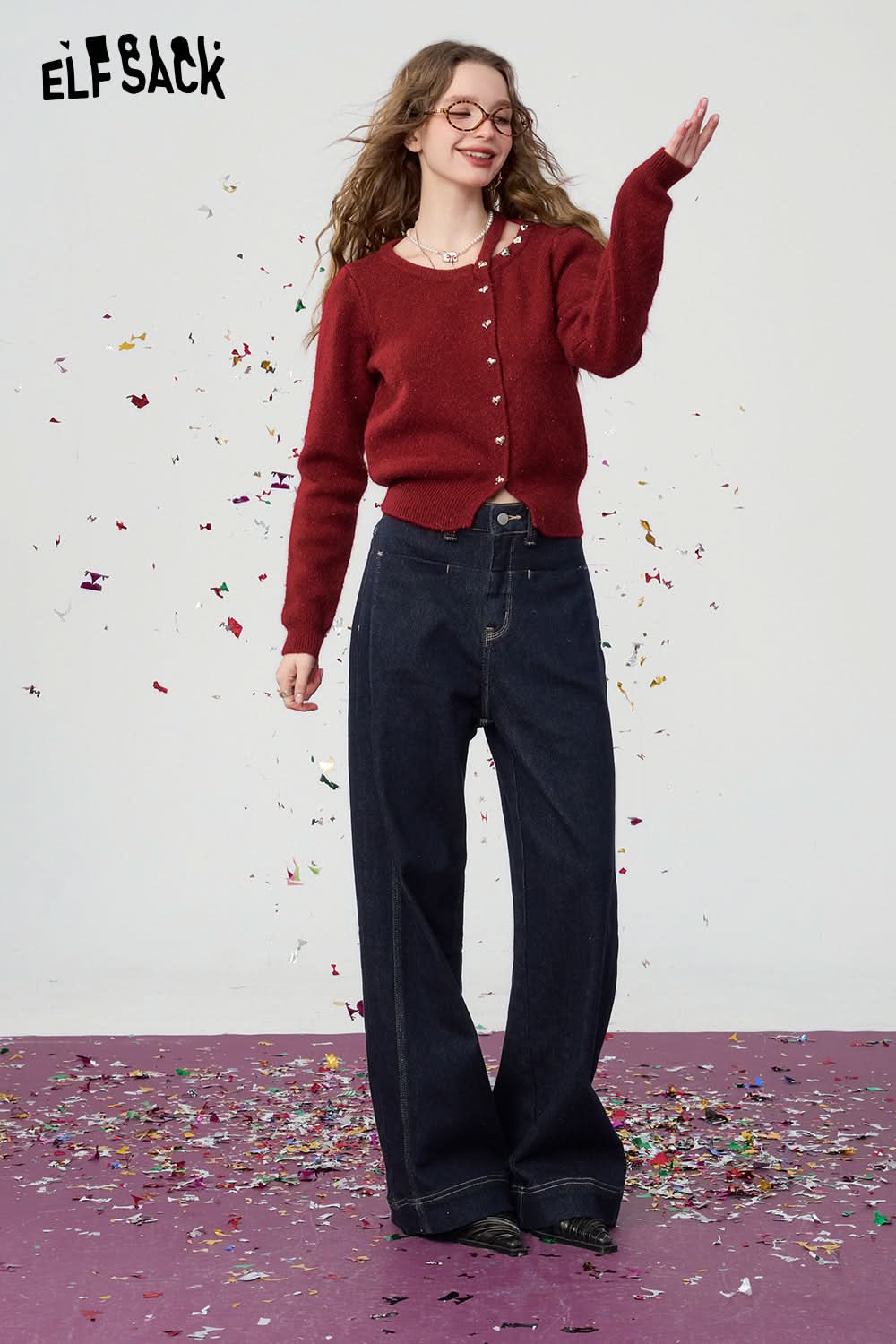 ELFSACK Red retro fine sparkling hanging neck knitted sweater's Christmas outfit, elegant base shirt