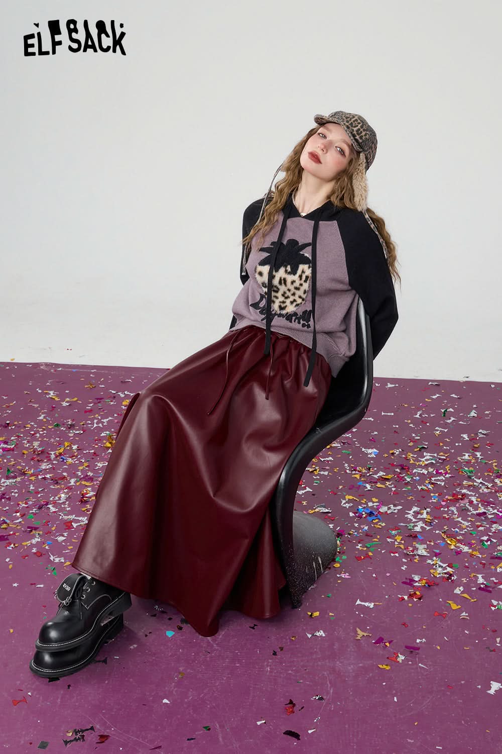 ELFSACK Sweet and cool raglan sleeve contrasting strawberry leopard print hooded knitted sweater