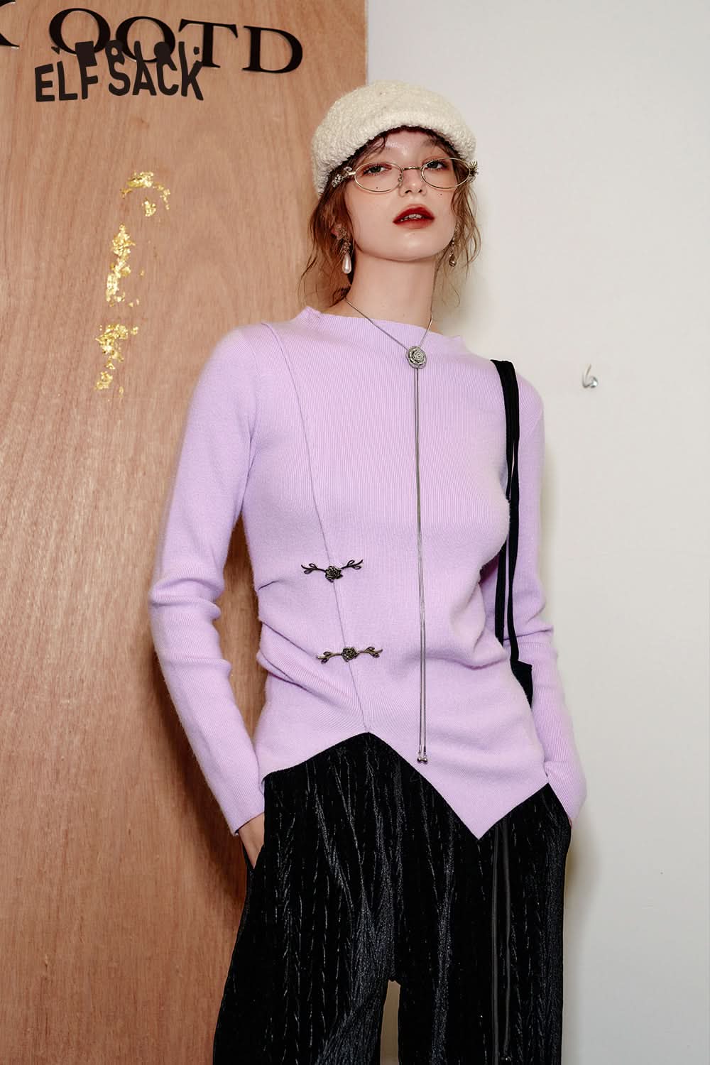 ELFSACK Neo-Chinese style white sweater with metal rose button irregular hem