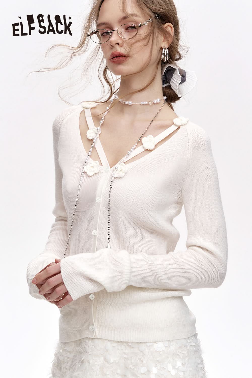 ELFSACK Sweet White V-Neck Flowers Knitted Cardigan