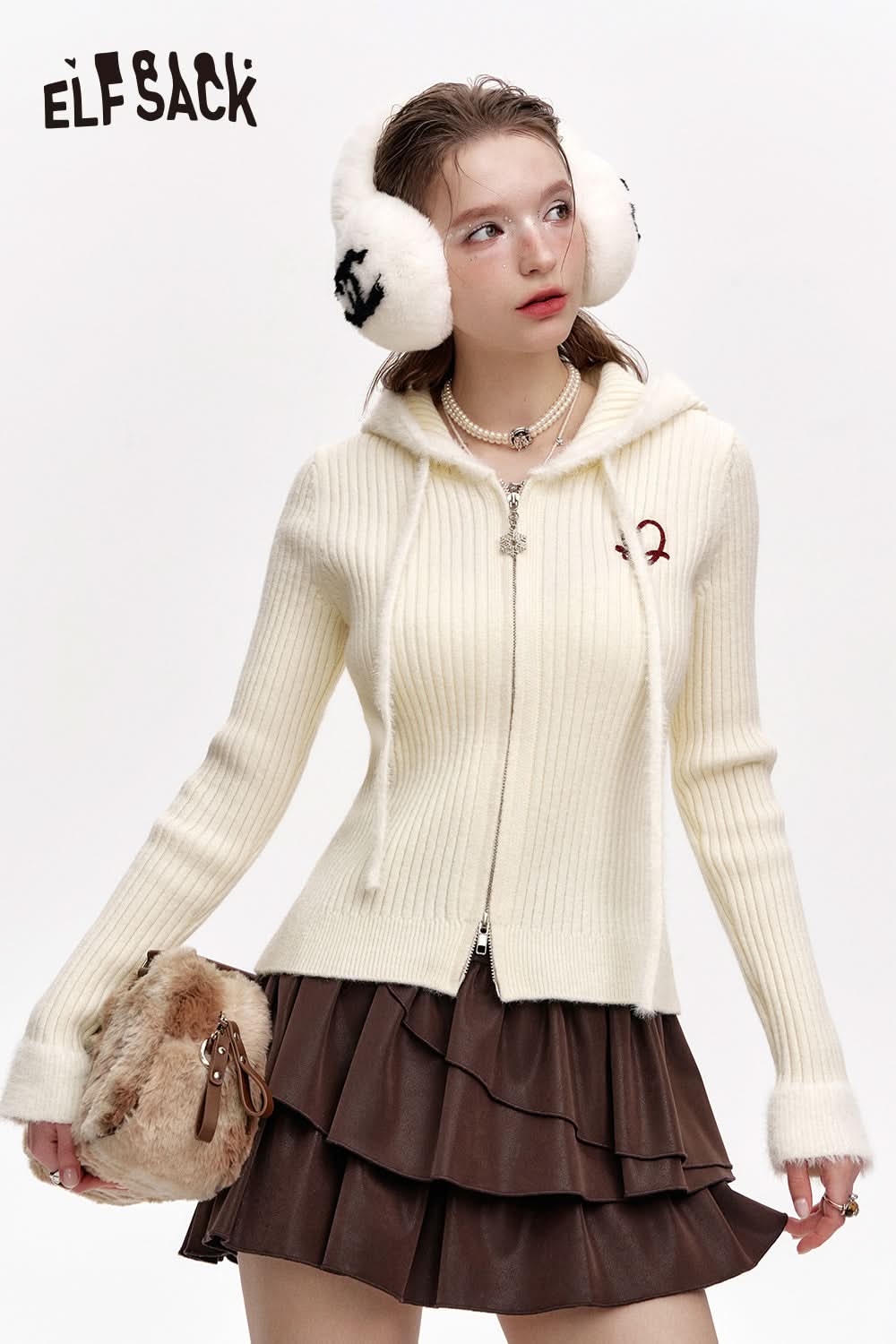 ELFSACK Basic White Hooded Knit Cardigan Women with Zipper Embroidery