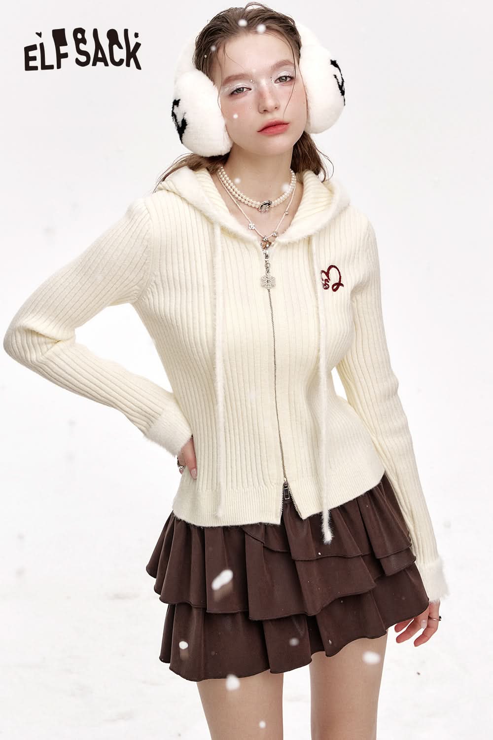 ELFSACK Basic White Hooded Knit Cardigan Women with Zipper Embroidery
