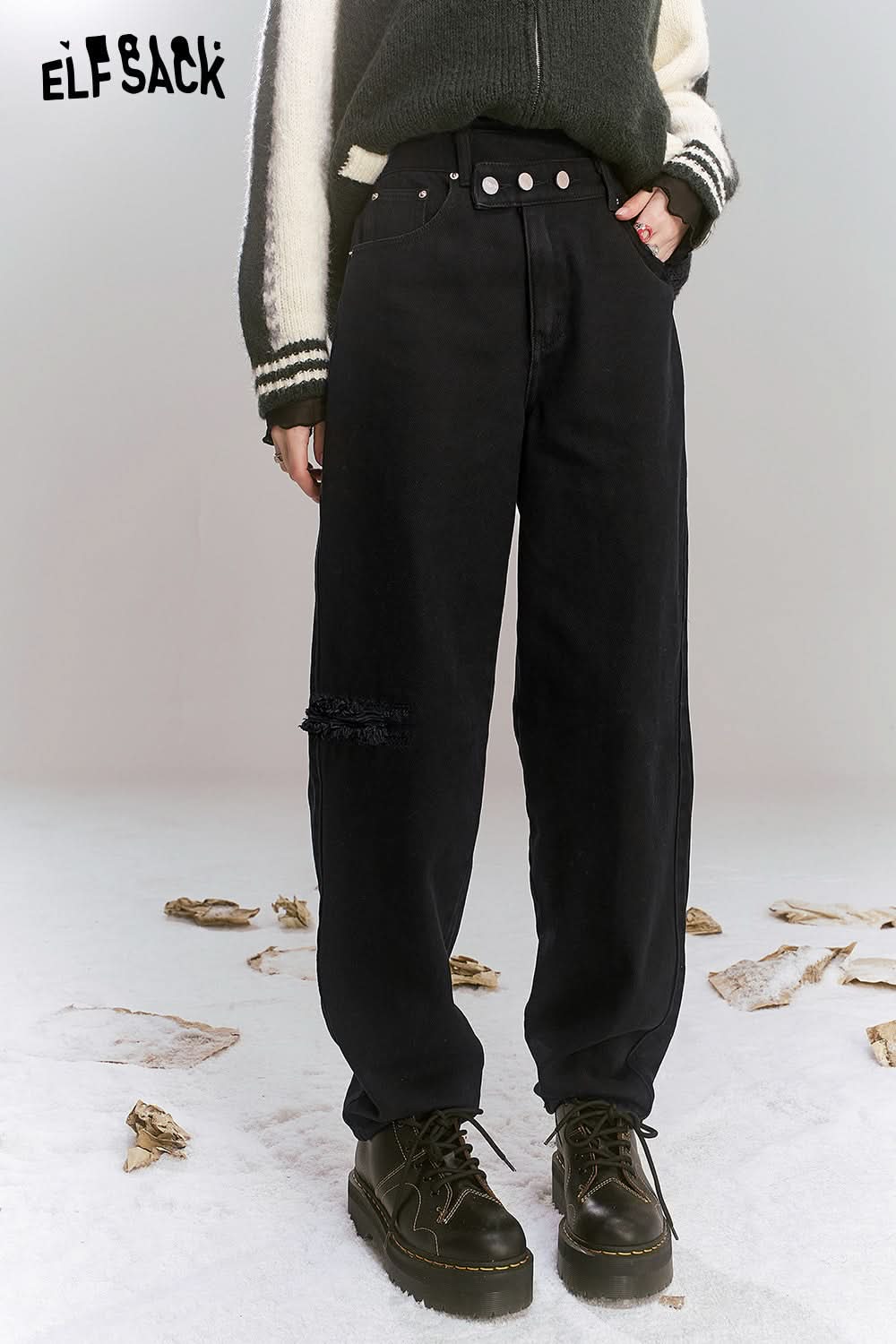 ELFSACK Black high waisted pure cotton fleece warm jeans, with irregular button design