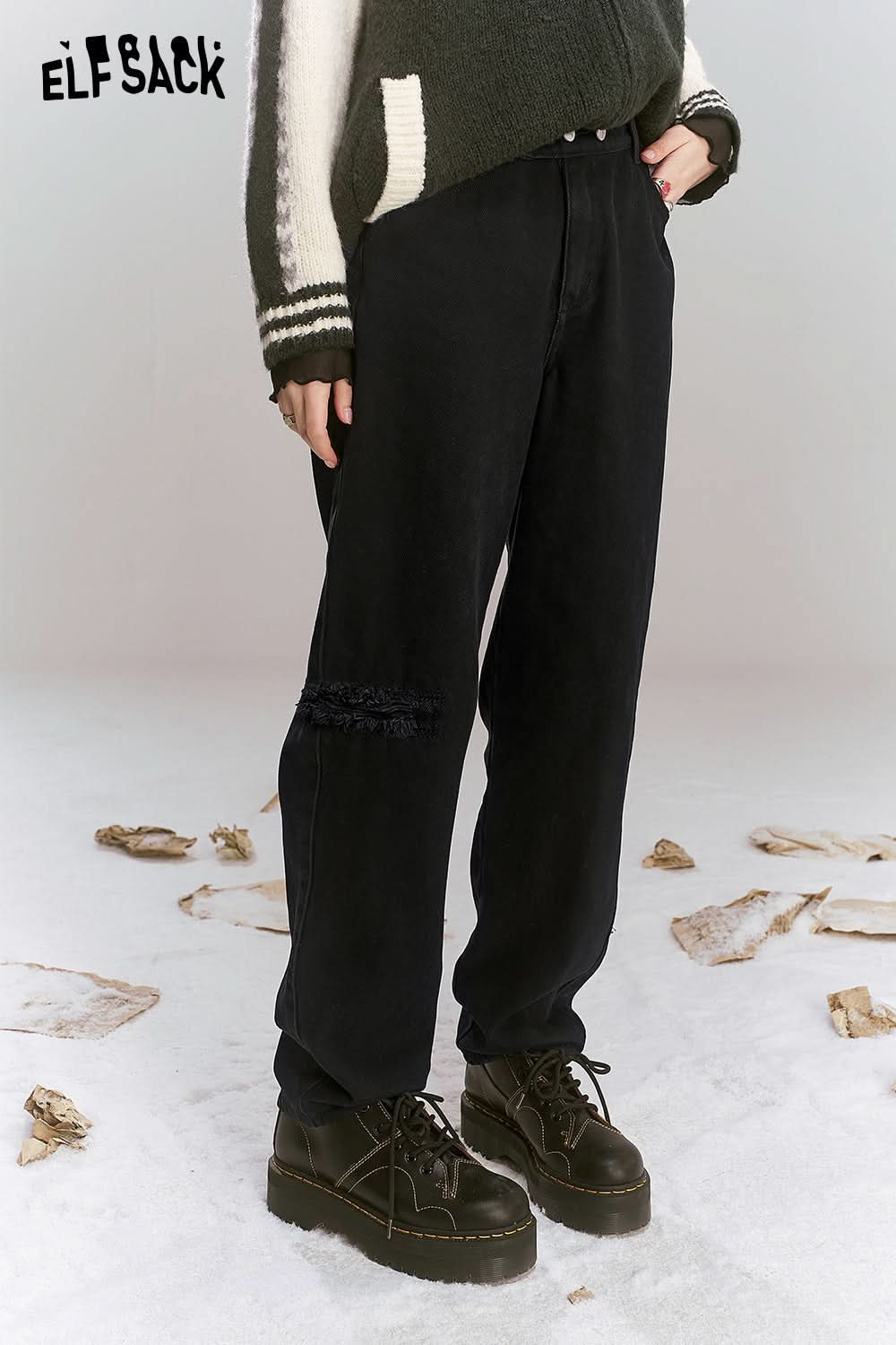 ELFSACK Black high waisted pure cotton fleece warm jeans, with irregular button design