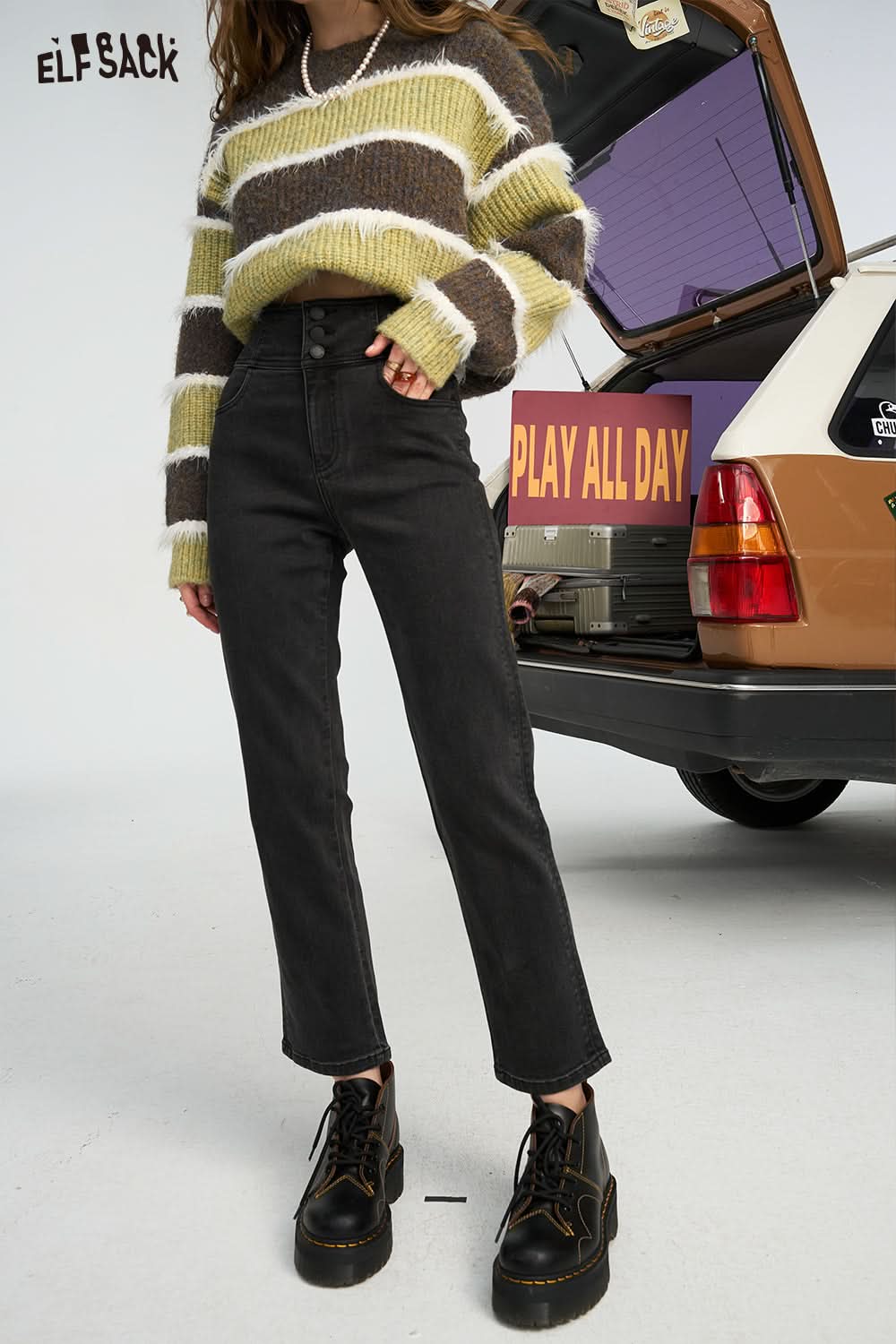 ELFSACK Fitted Flare Black Jeans High-Waisted Korean Style Commuter Pants