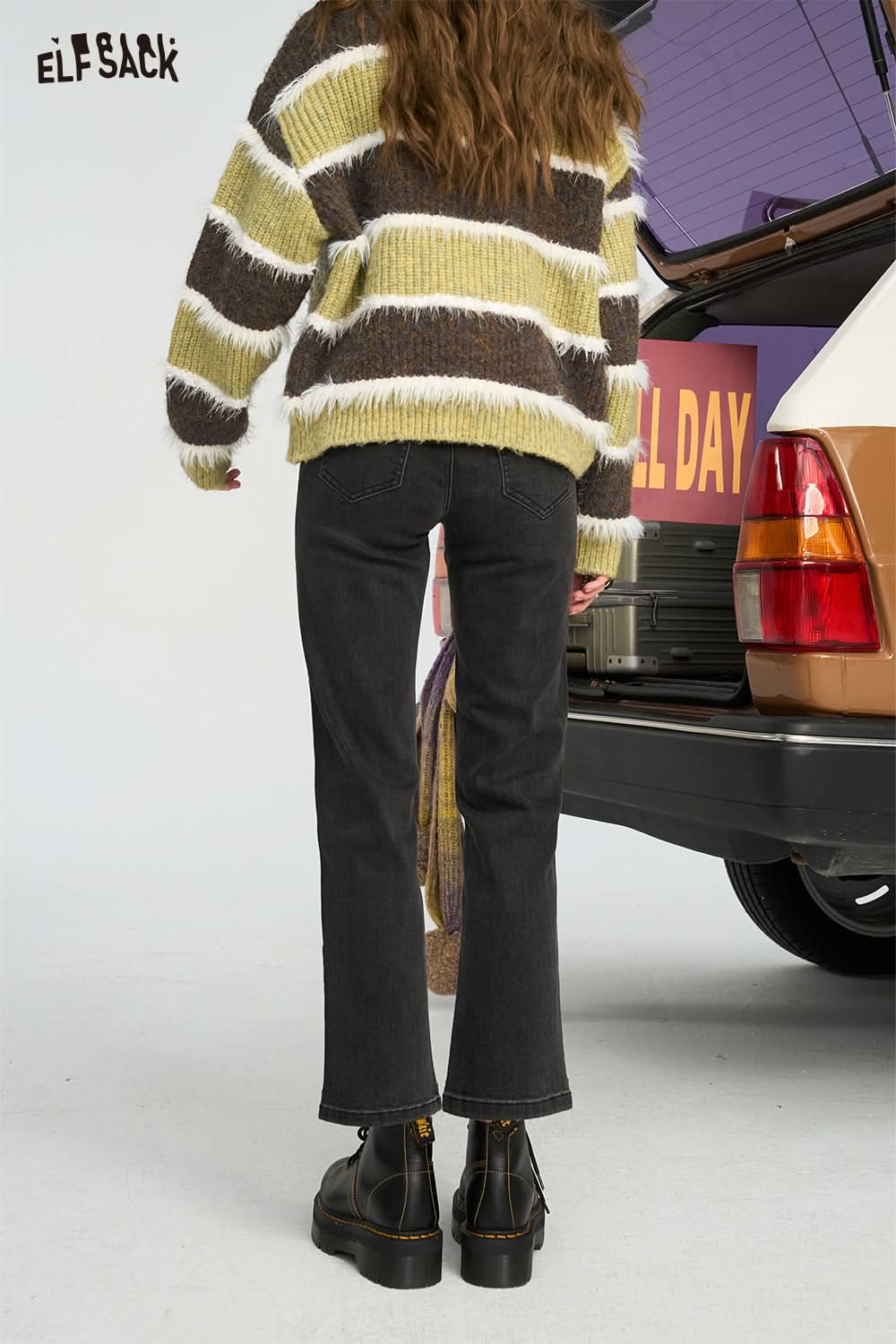 ELFSACK Fitted Flare Black Jeans High-Waisted Korean Style Commuter Pants