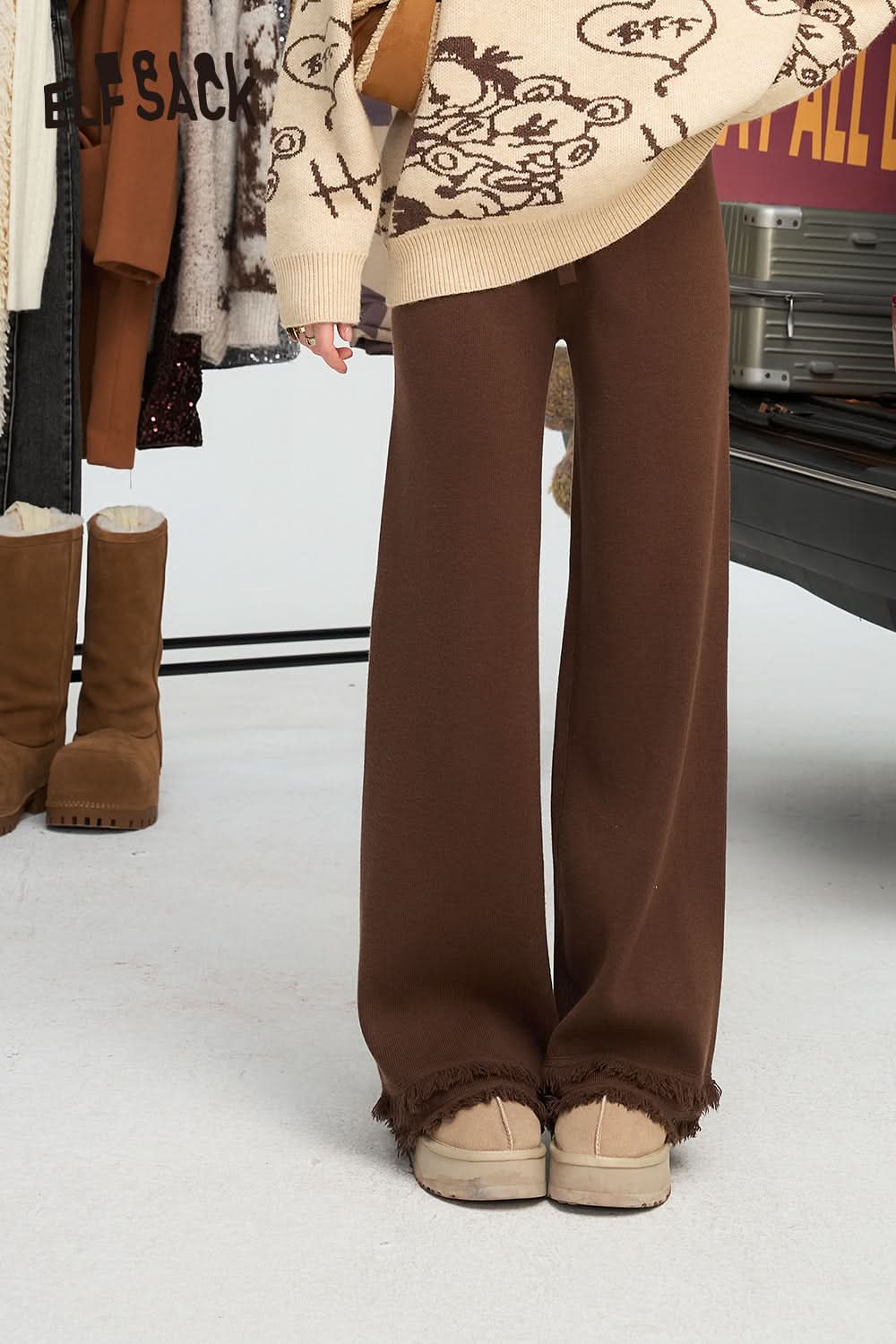 ELFSACK Tassel white casual glutinous rice pants, with a relaxed feel