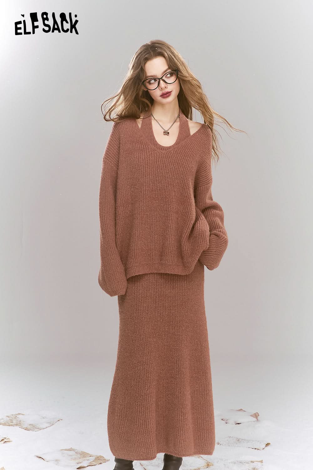 ELFSACK Sweet V-neck knitted pullover Halter dress two-piece set