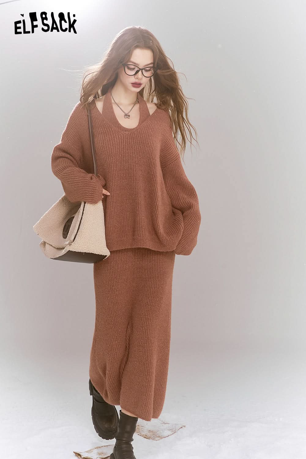 ELFSACK Sweet V-neck knitted pullover Halter dress two-piece set