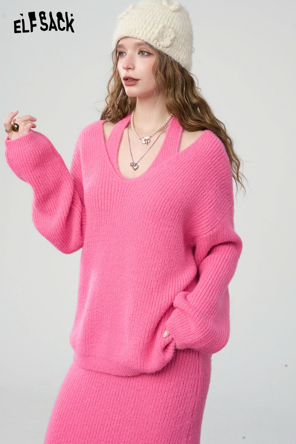ELFSACK Sweet V-neck knitted pullover Halter dress two-piece set