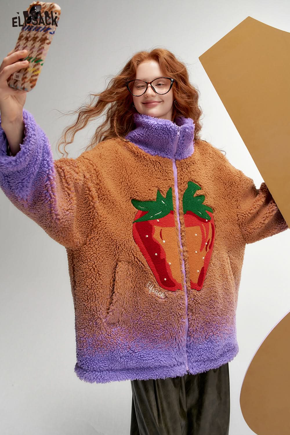 ELFSACK Strawberry hand-sewn pearl decoration gradient plush jacket