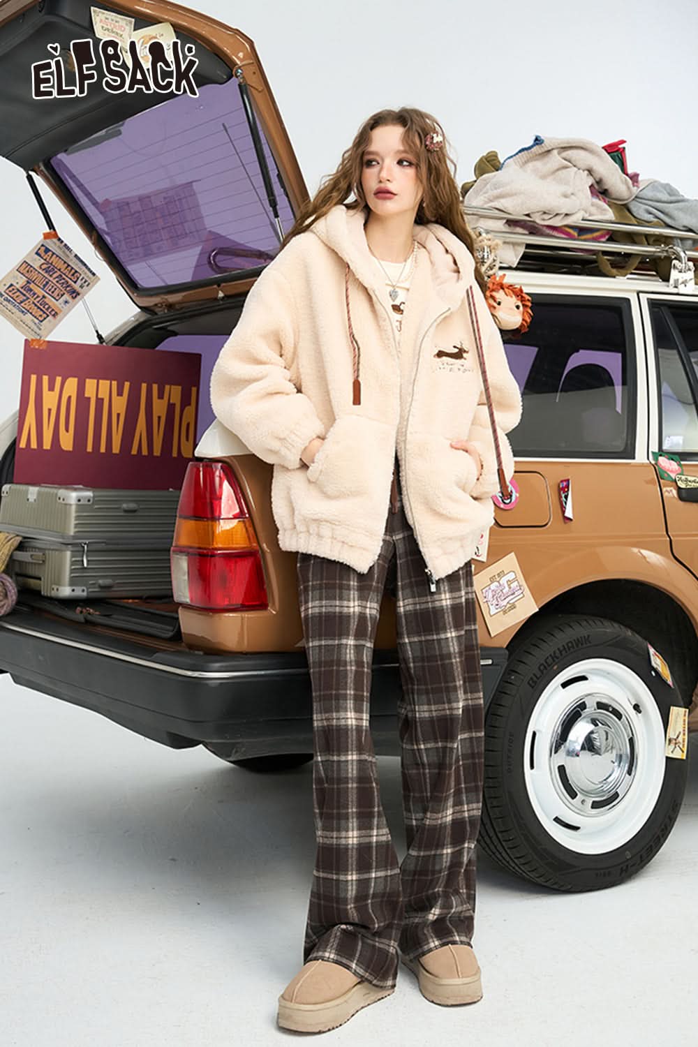 ELFSACK Casual Preppy Style colorful letter knitted plush jacket