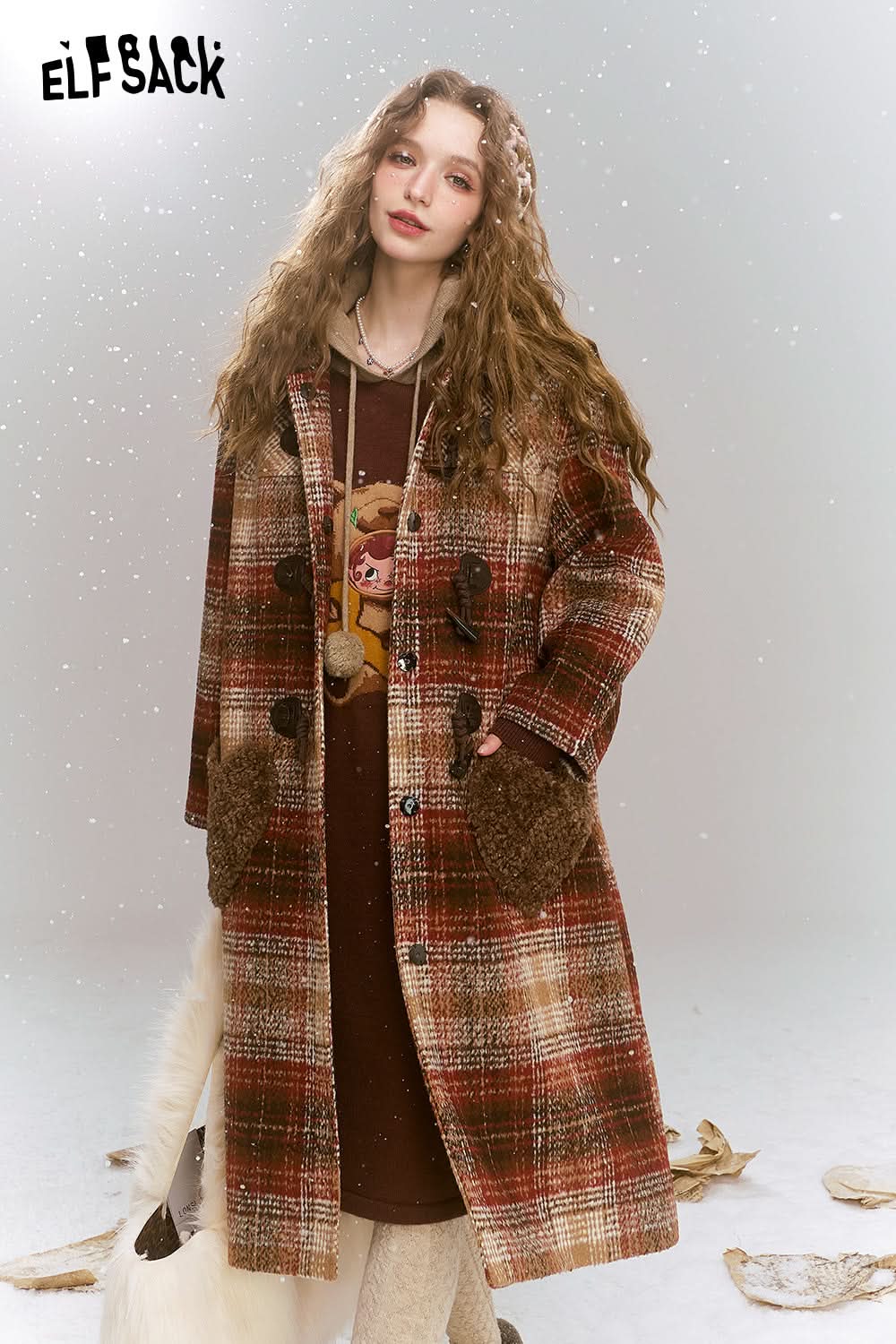 ELFSACK Retro Preppy style plaid long thick coat with fur collar and cow horn buckle