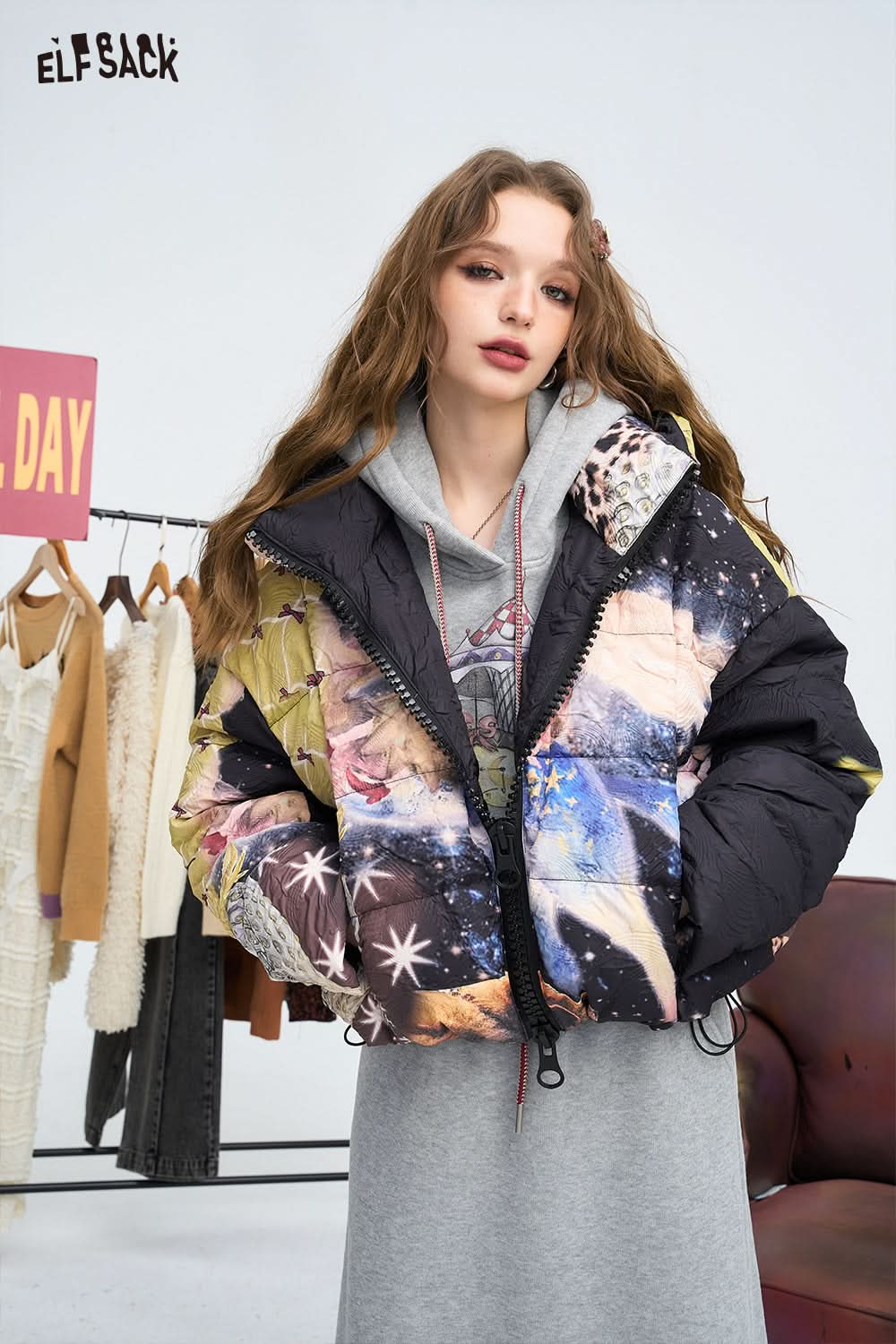ELFSACK Full printed cartoon casual short hooded down jacket