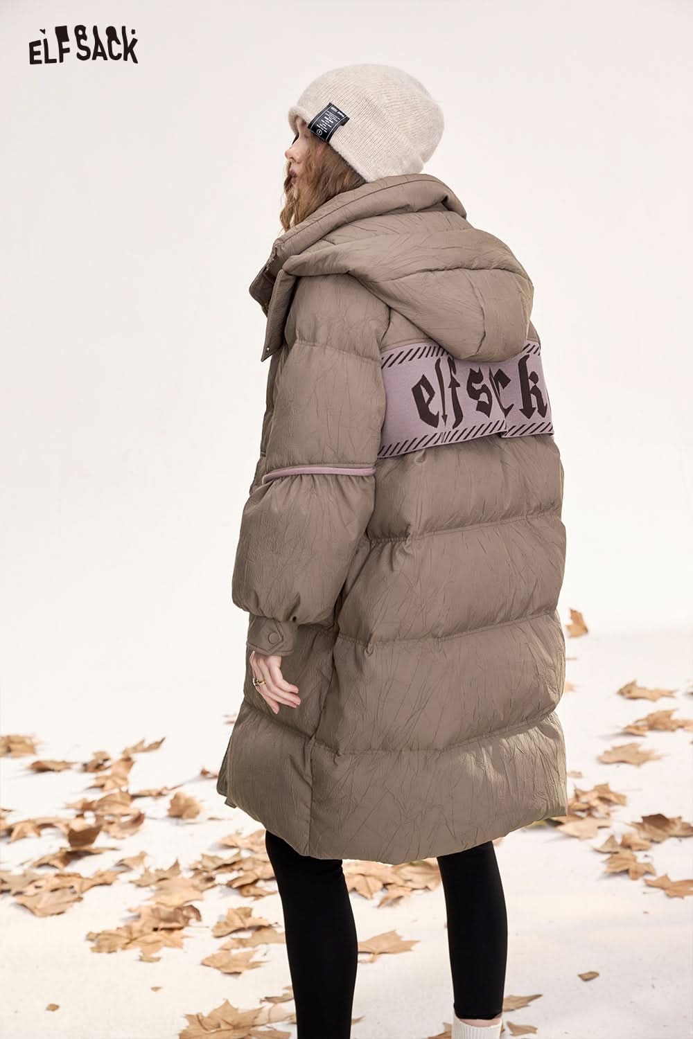 ELFSACK Retro coffee color mid-length hooded down jacket warm coat with letter patch on the back