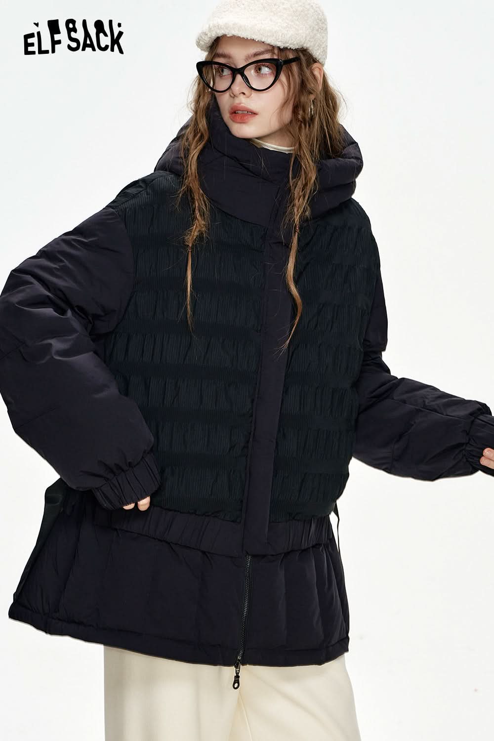 ELFSACK Black hooded down jacket Pleated fabric warm and thick jacket