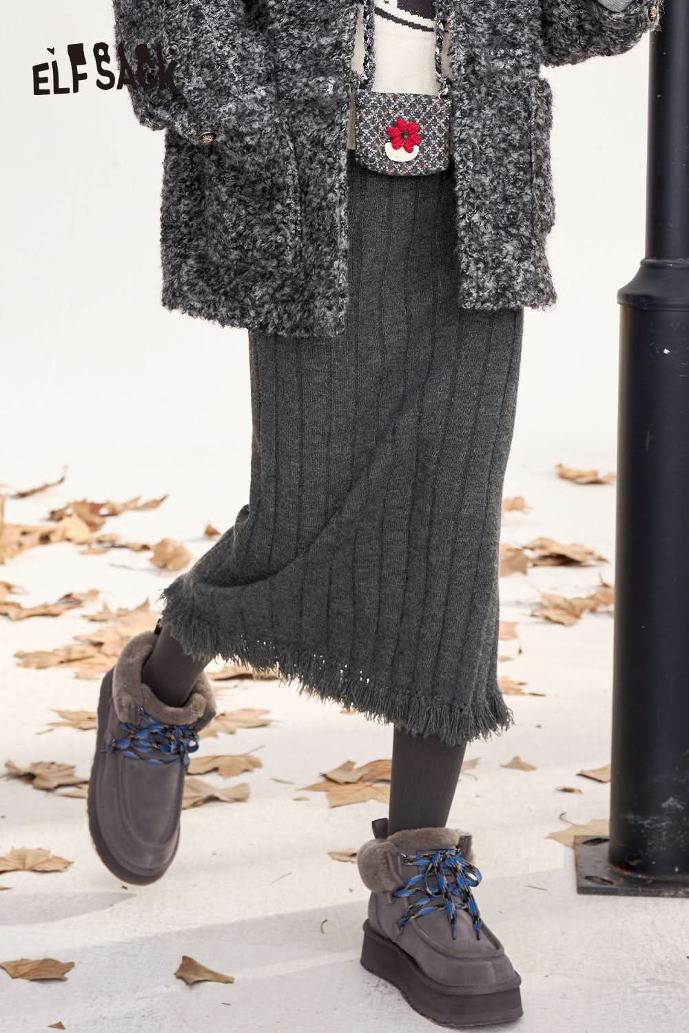ELFSACK Grey knitted slim skirt Tassel design fishtail skirt