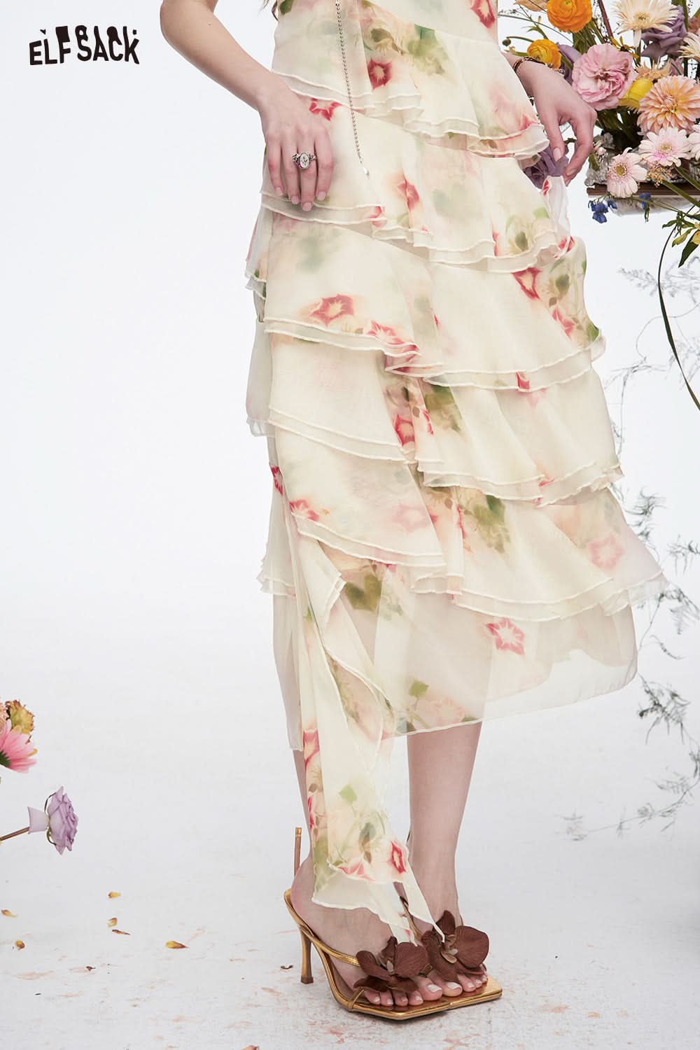 ELFSACK Y2K White Floral Sleeveless Dress Women Irregular Chiffon Long Sling Dress