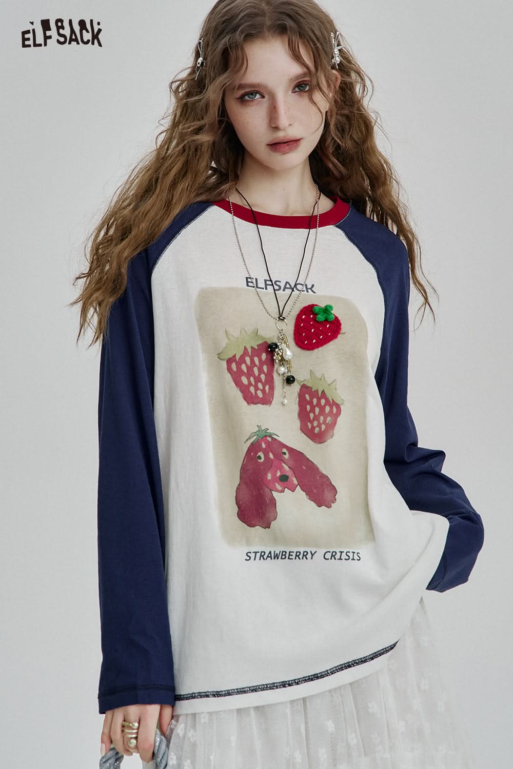 ELFSACK Contrast color printed raglan long sleeve round neck T-shirt, loose casual versatile strawberry printed top