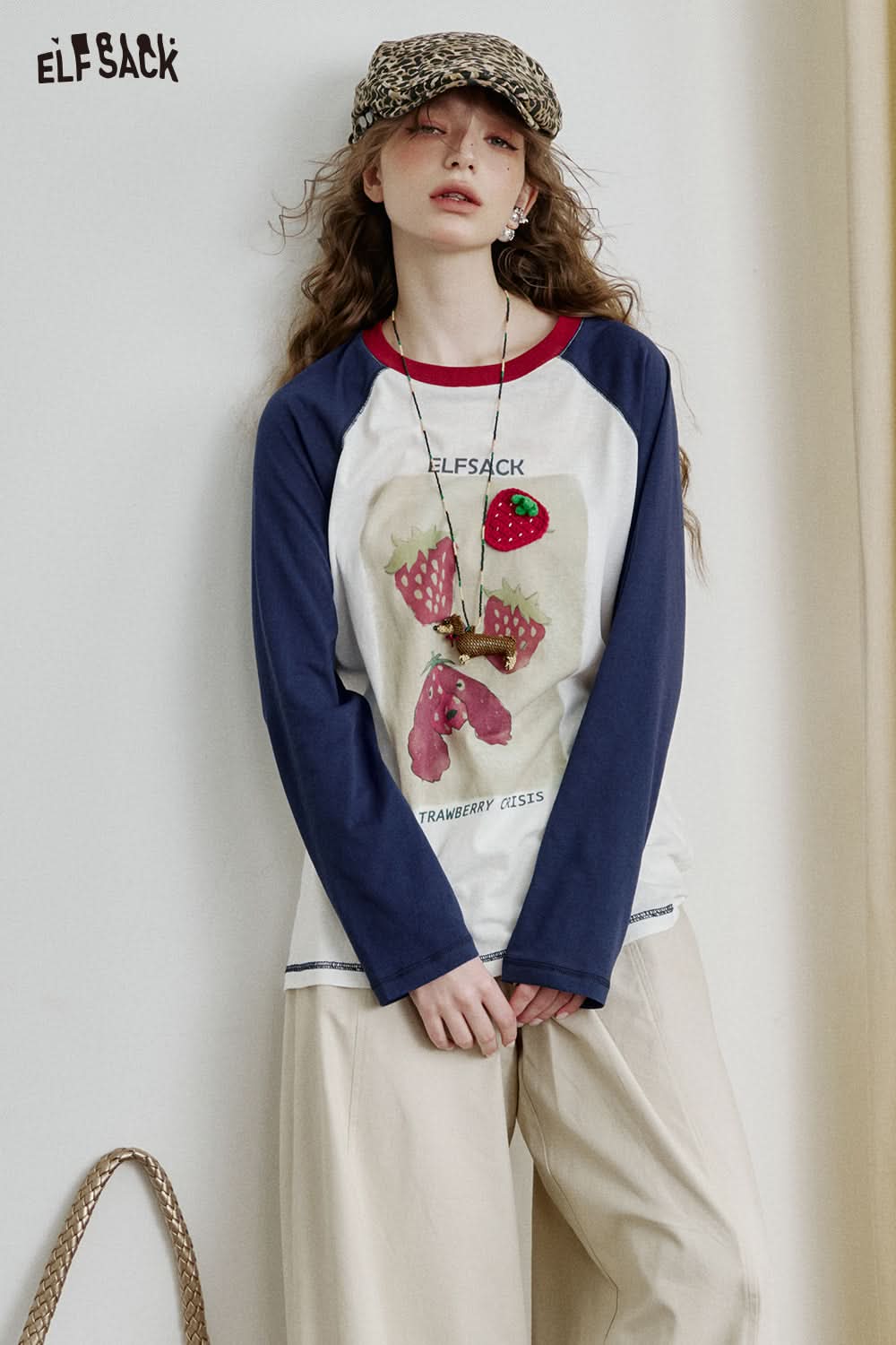 ELFSACK Contrast color printed raglan long sleeve round neck T-shirt, loose casual versatile strawberry printed top