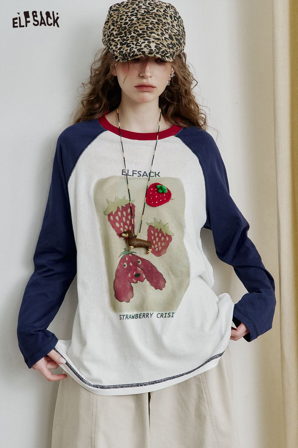 ELFSACK Contrast color printed raglan long sleeve round neck T-shirt, loose casual versatile strawberry printed top