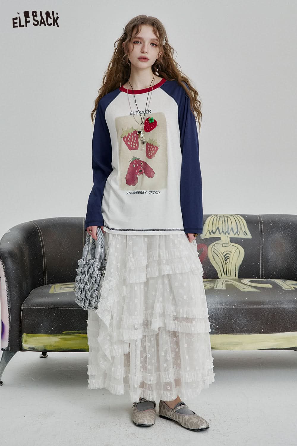 ELFSACK Contrast color printed raglan long sleeve round neck T-shirt, loose casual versatile strawberry printed top