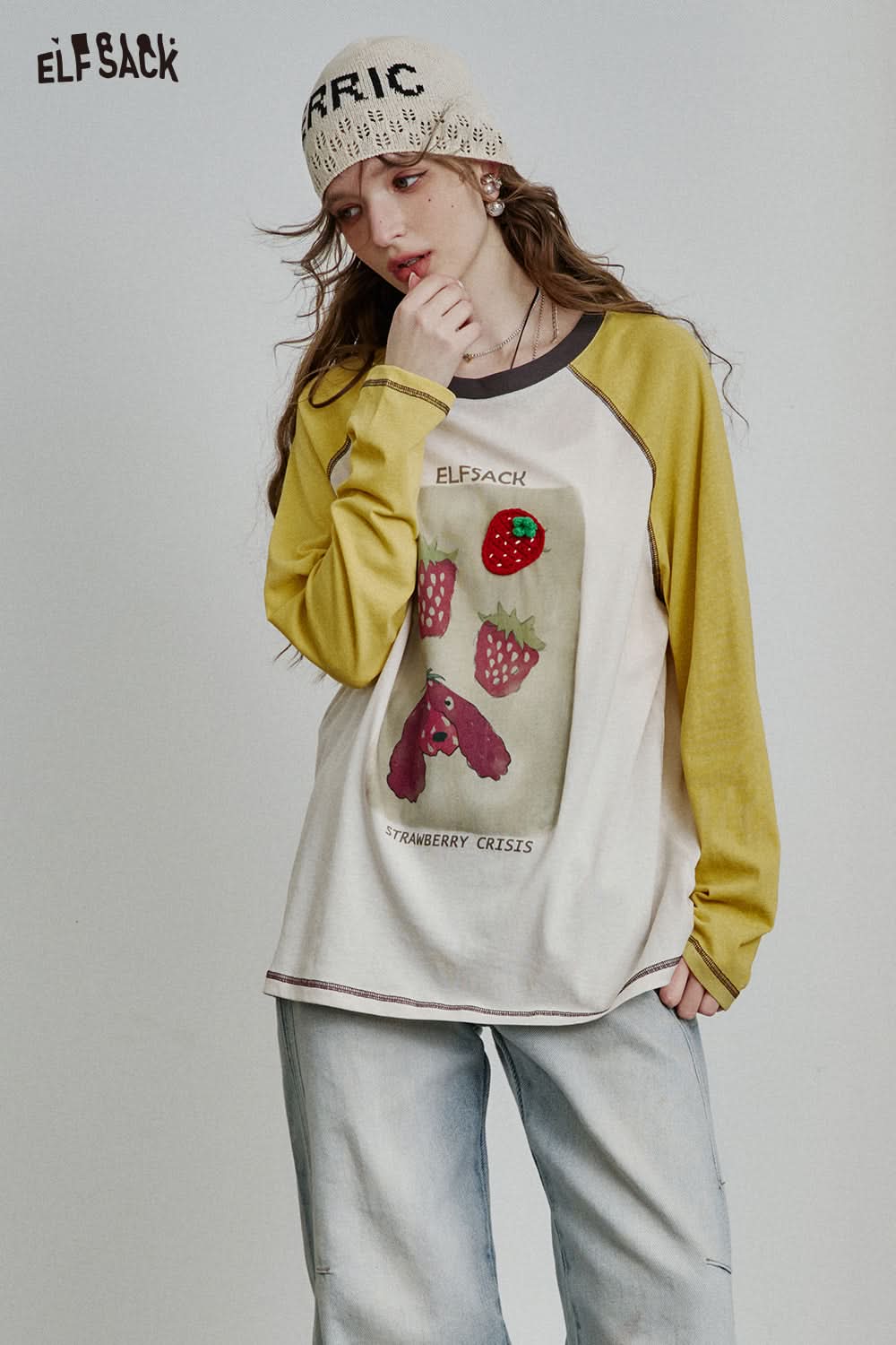 ELFSACK Contrast color printed raglan long sleeve round neck T-shirt, loose casual versatile strawberry printed top