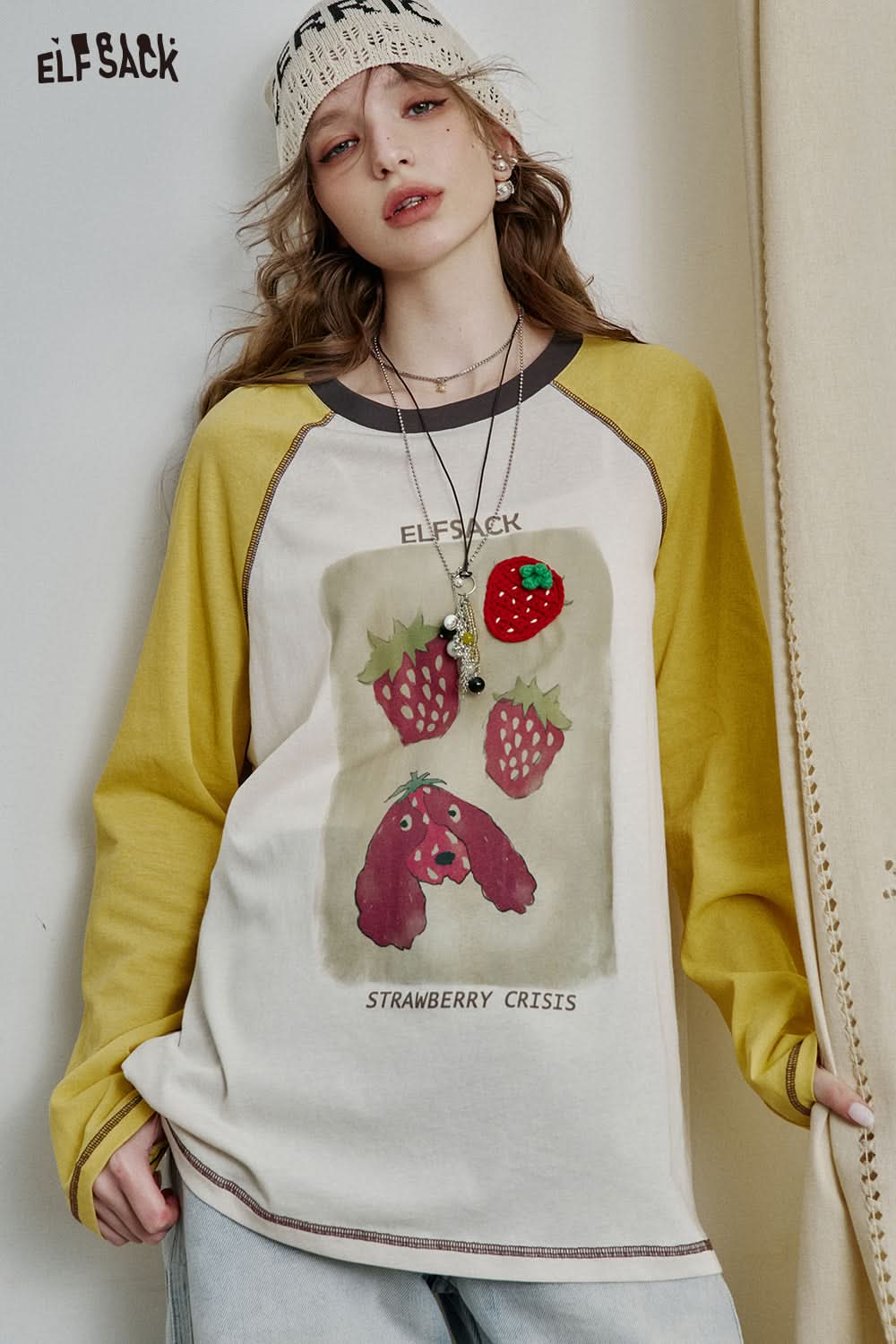 ELFSACK Contrast color printed raglan long sleeve round neck T-shirt, loose casual versatile strawberry printed top