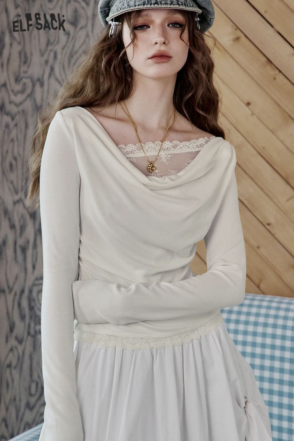 ELFSACK White Lace Pleated Round Neck Long Sleeve T-Shirt Women