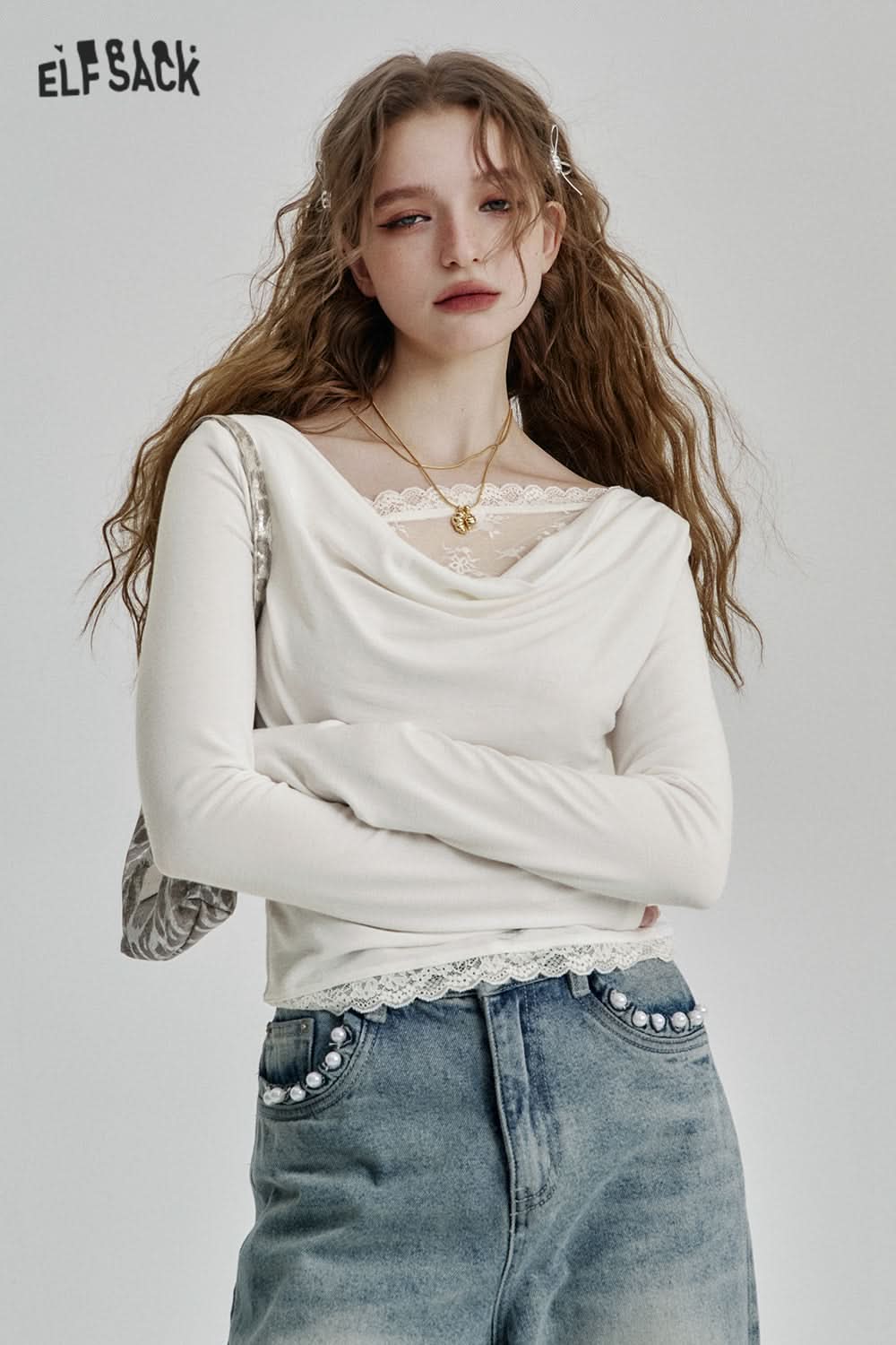 ELFSACK White Lace Pleated Round Neck Long Sleeve T-Shirt Women