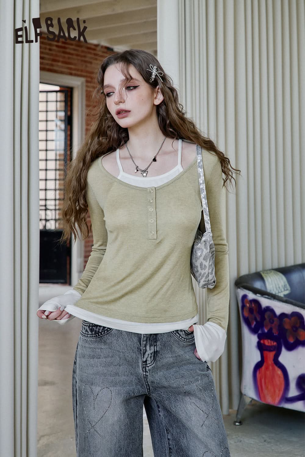 ELFSACK Contrast Color Splicing Long Sleeve T-Shirt Women Sexy Sweet Fake Two Pieces Tops