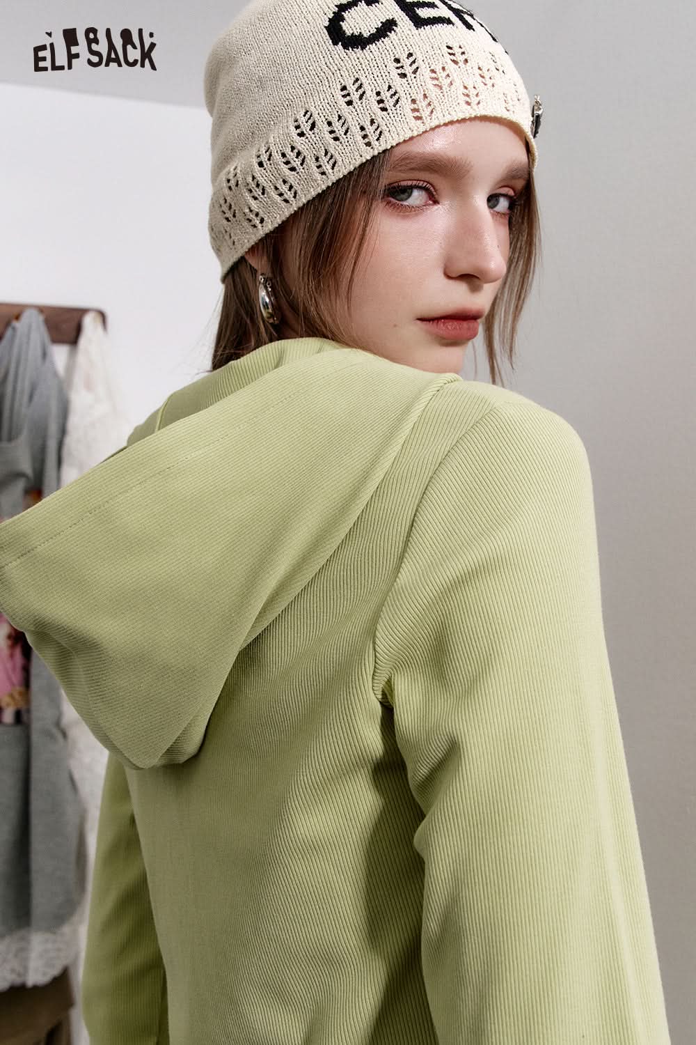 ELFSACK Cute Casual Puppy Printed Hooded Short T-shirt Women