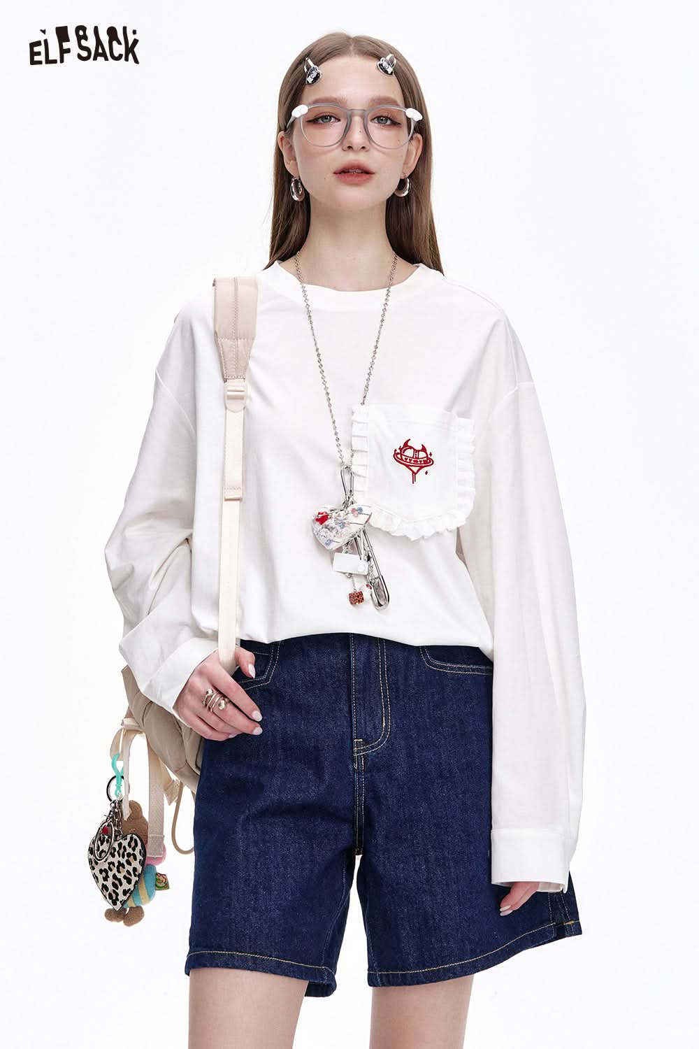 ELFSACK Loose Casual White Heart Embroidery Long Sleeve T-Shirt Female Oversized Tops Tee