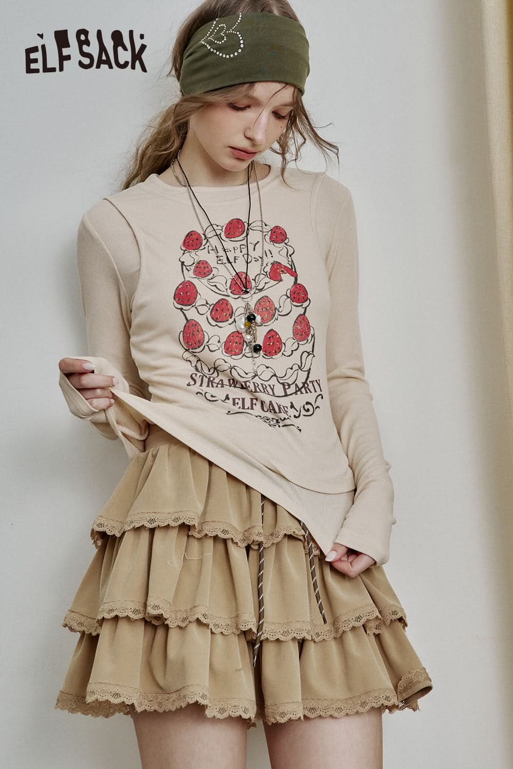 ELFSACK Fake two-piece strawberry print long-sleeved T-shirt sweet versatile slim-fitting top