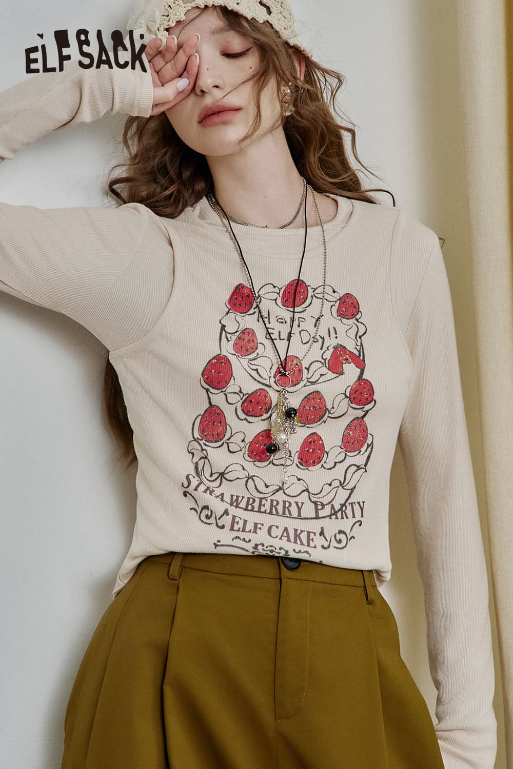 ELFSACK Fake two-piece strawberry print long-sleeved T-shirt sweet versatile slim-fitting top