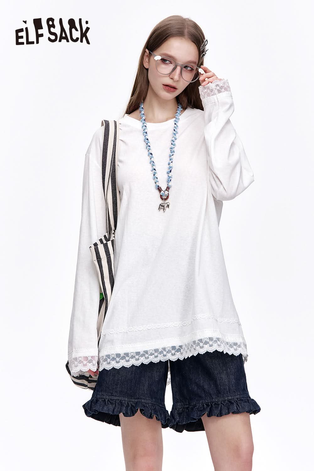 ELFSACK Sweet White Lace Stitching O-neck Long Sleeve T-shirt Women's Loose Casual Top