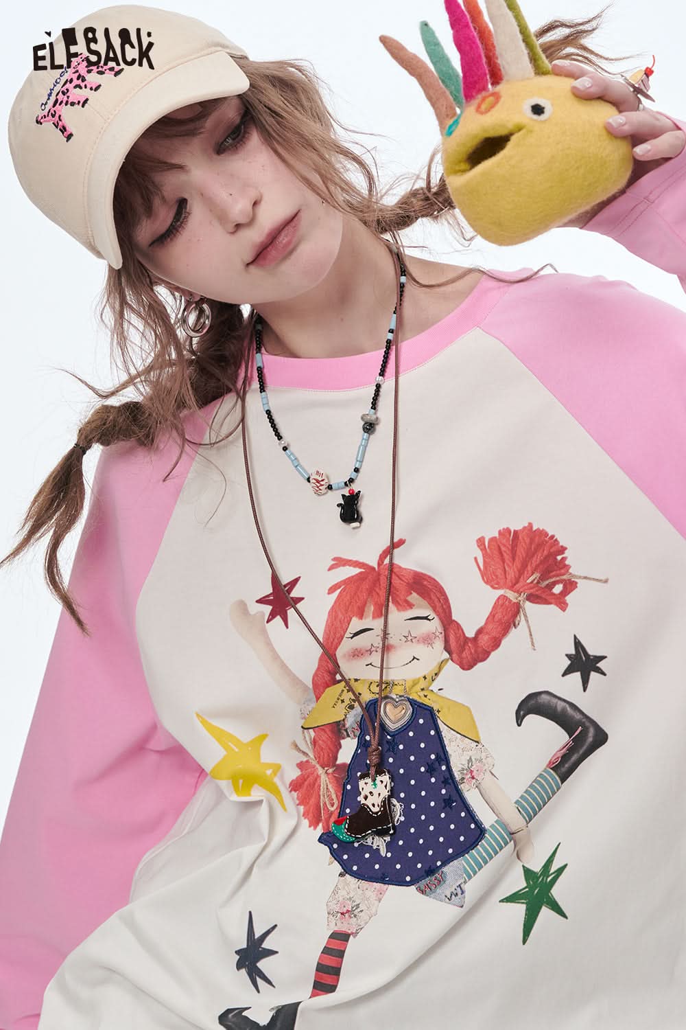 ELFSACK Cute Girl Printed Long Sleeve T-Shirts Female Dopamine Loose Tops