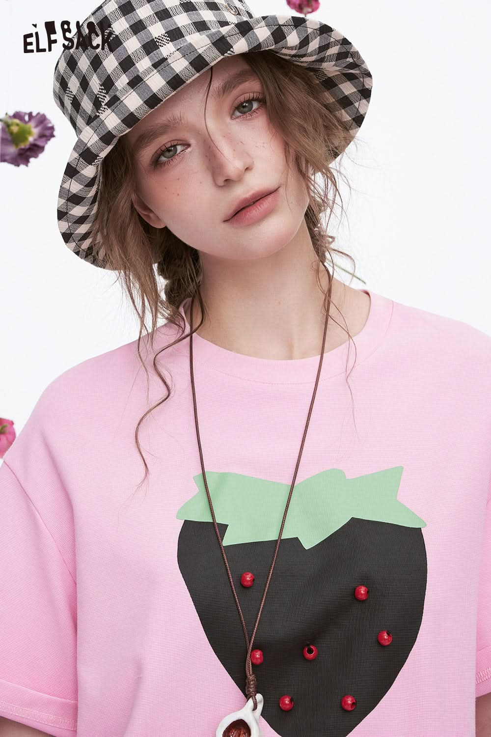 ELFSACK Y2K Sweet Strawberry Print Short Sleeve T-shirt Women Dopamine Loose Casual Top