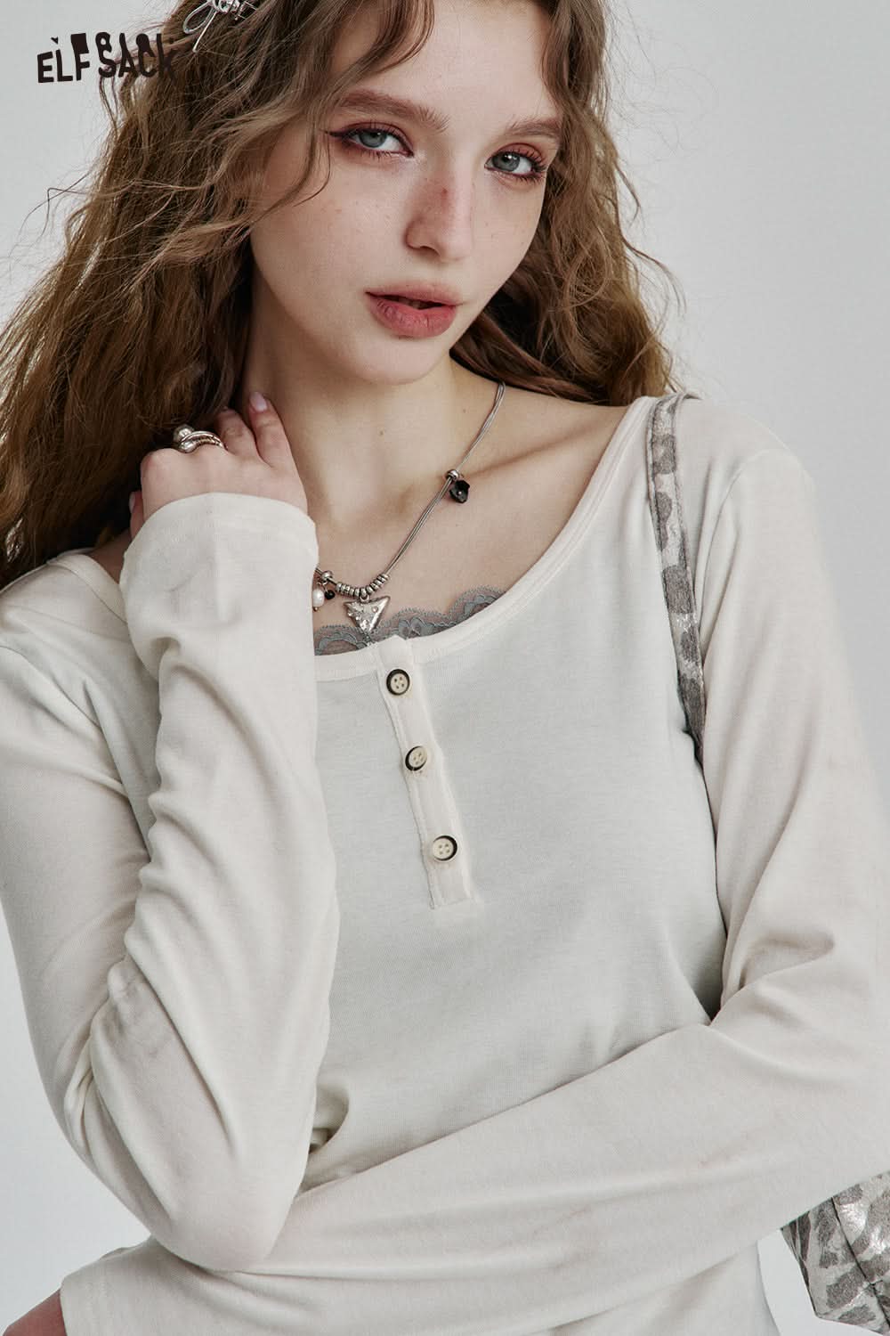 ELFSACK Sweet Contrast Color Lace Patchwork Full Sleeve T-Shirt Women Casual Elegant Fake Two-piece Tee Shirts