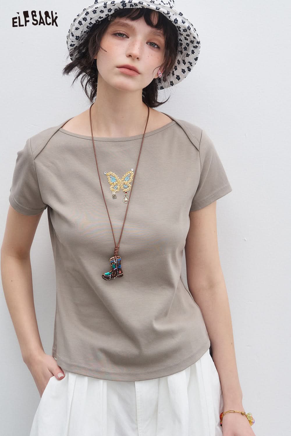 ELFSACK Y2K Butterfly Short Sleeve O-neck Slim T-shirt Women Embroidery Sequin Crop Top