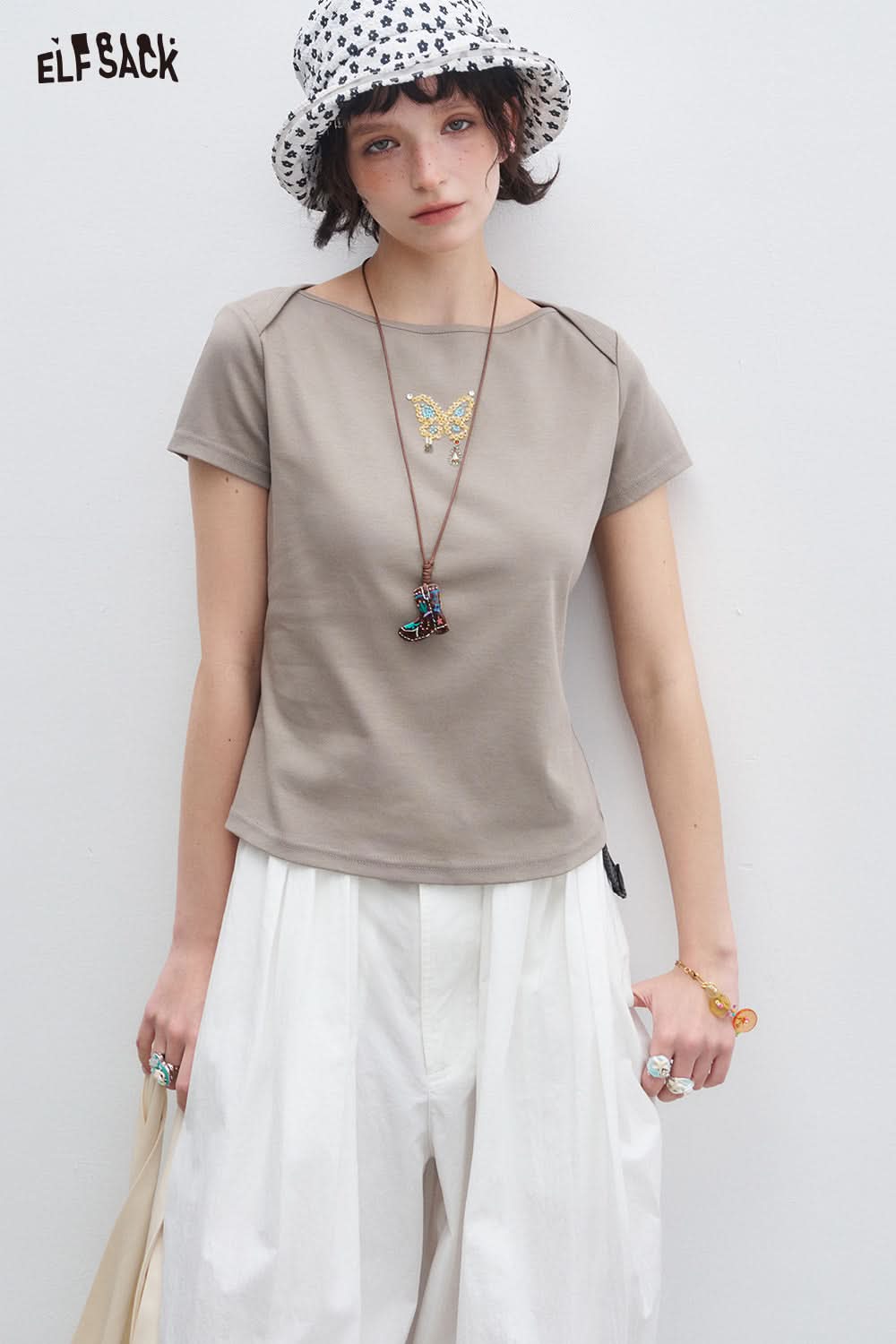 ELFSACK Y2K Butterfly Short Sleeve O-neck Slim T-shirt Women Embroidery Sequin Crop Top