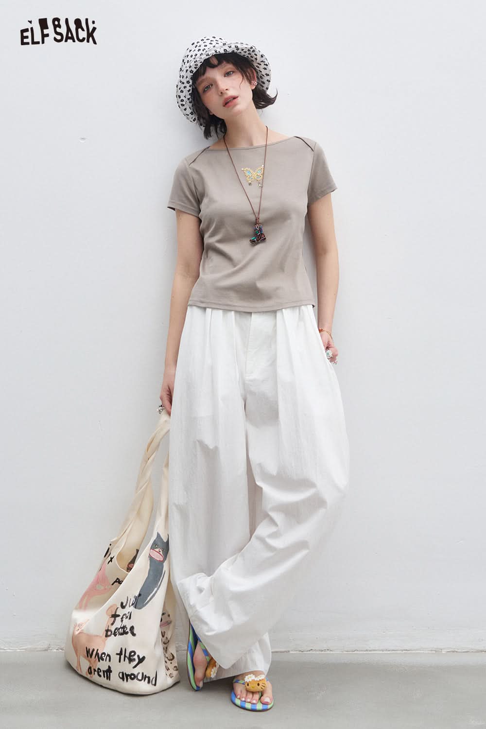 ELFSACK Y2K Butterfly Short Sleeve O-neck Slim T-shirt Women Embroidery Sequin Crop Top