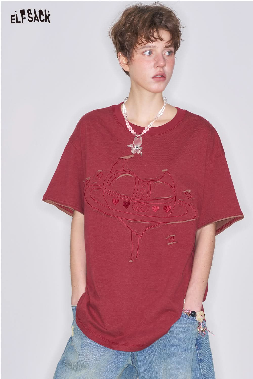 ELFSACK Y2K Red Heart Embroidery Short Sleeve T-shirt Women Loose Oversize Casual Top