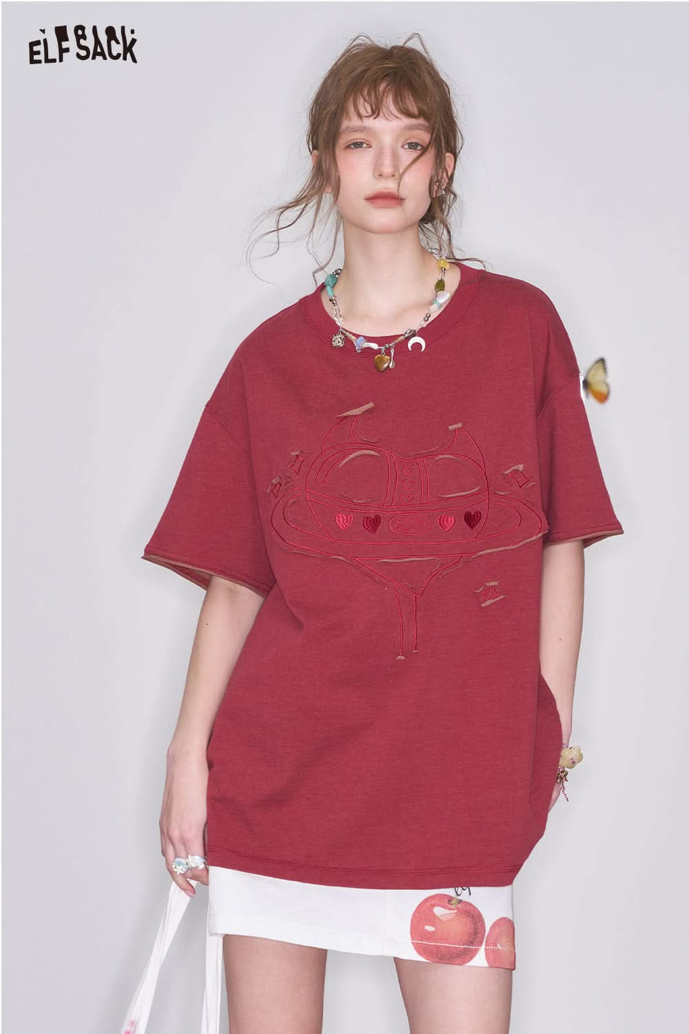 ELFSACK Y2K Red Heart Embroidery Short Sleeve T-shirt Women Loose Oversize Casual Top