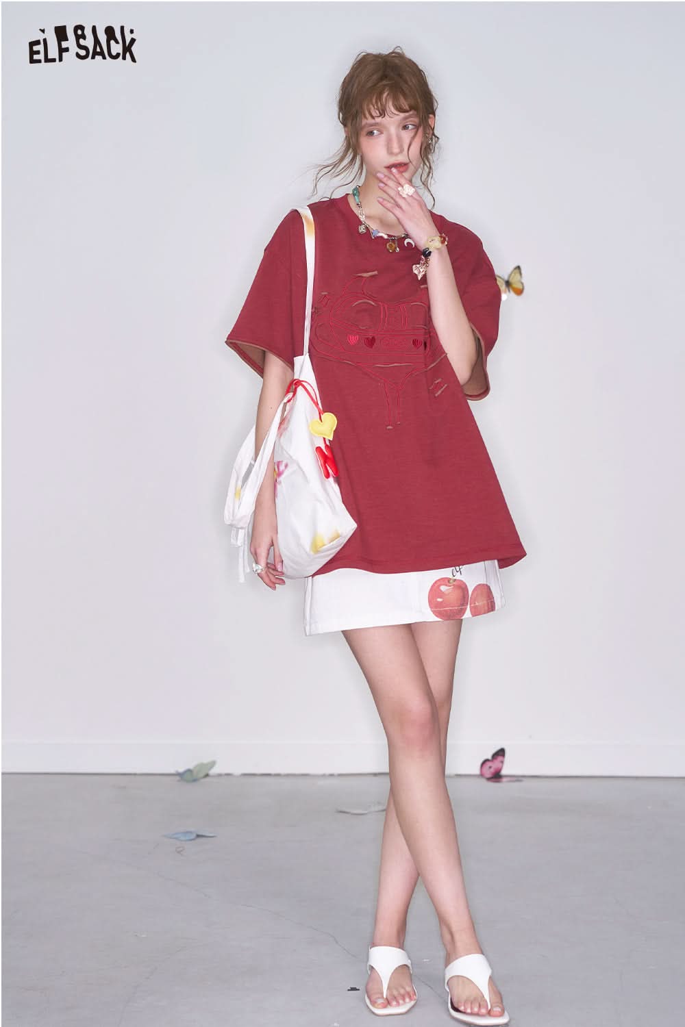 ELFSACK Y2K Red Heart Embroidery Short Sleeve T-shirt Women Loose Oversize Casual Top