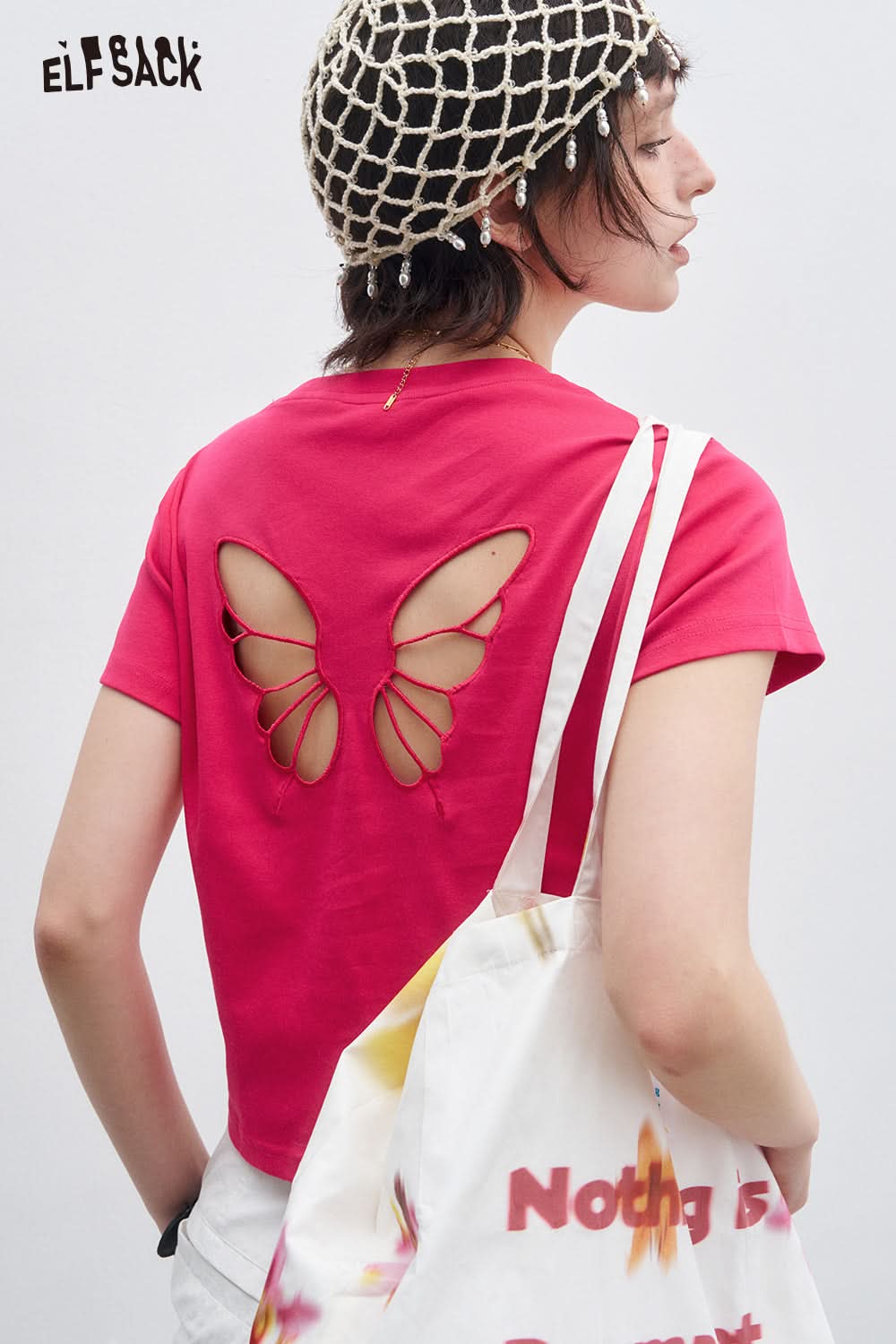 ELFSACK Butterfly Hollow Solid Color Letter Short Sleeve T-shirt Women Casual Cropped Top