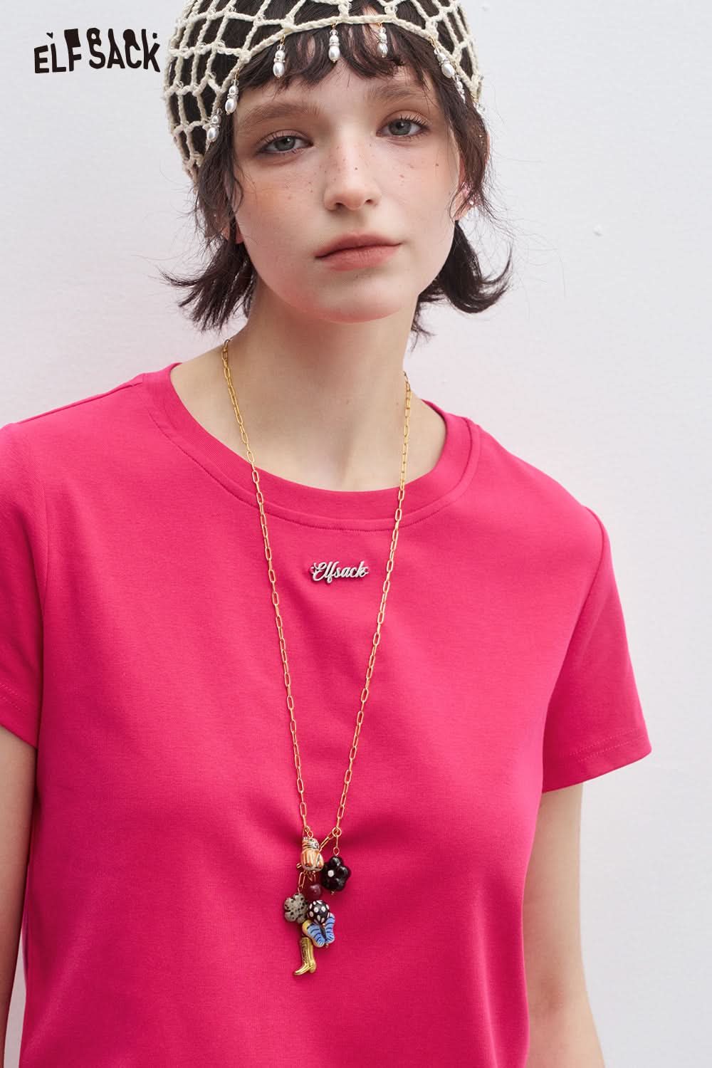 ELFSACK Butterfly Hollow Solid Color Letter Short Sleeve T-shirt Women Casual Cropped Top